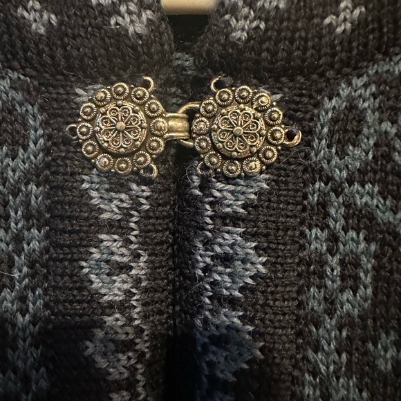 Stunning Women's Nordstrikk wool cardigan, size Large EUC - Picture 4 of 4